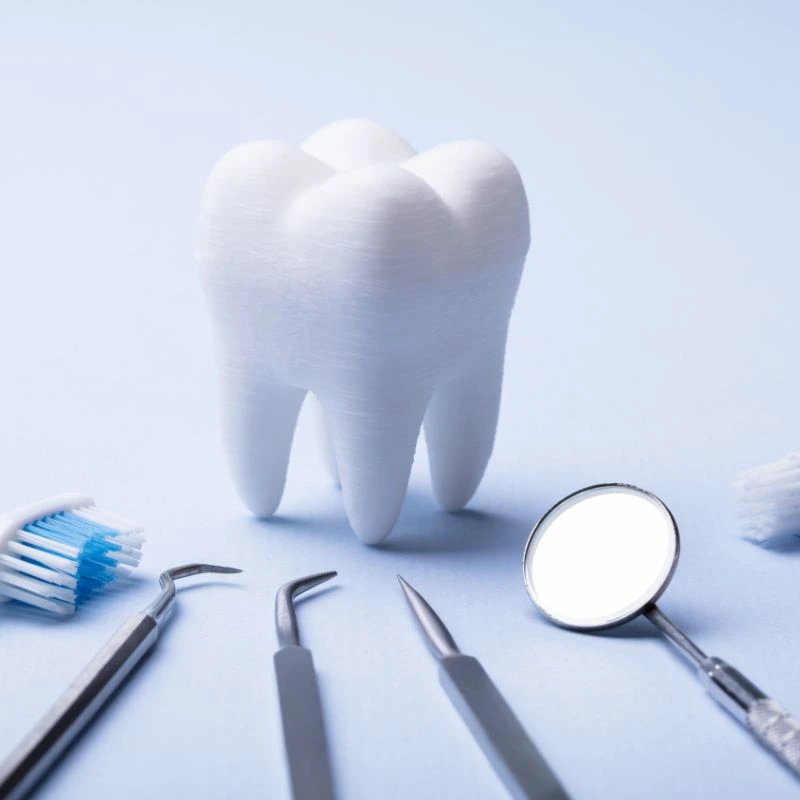 molde diente e instrumental dental - Resinas Infiltrantes - Clinica Dental Jardines